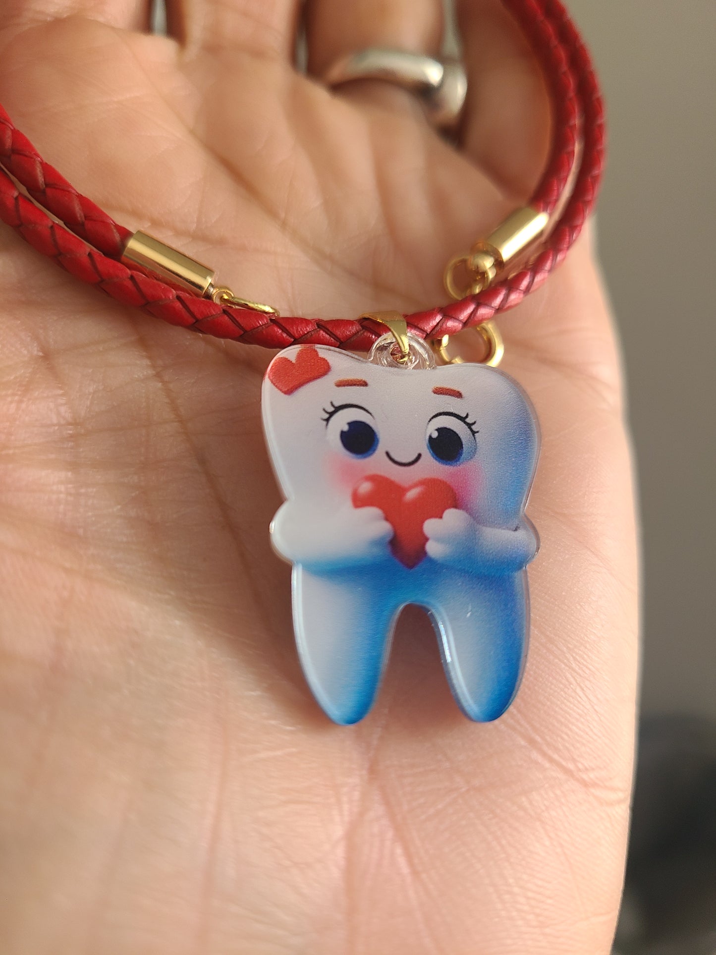Muela feliz.