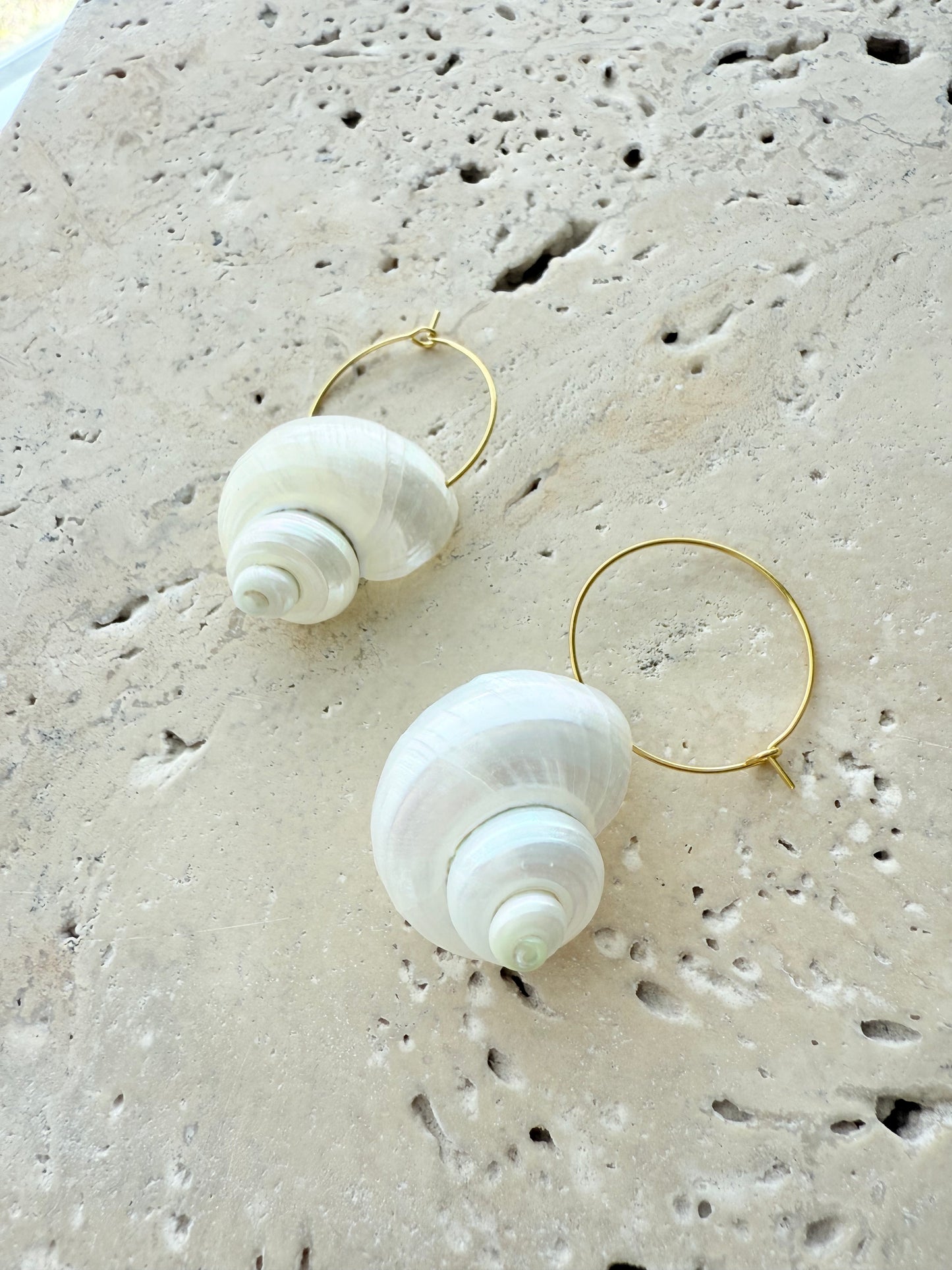 Aretes con caracoles