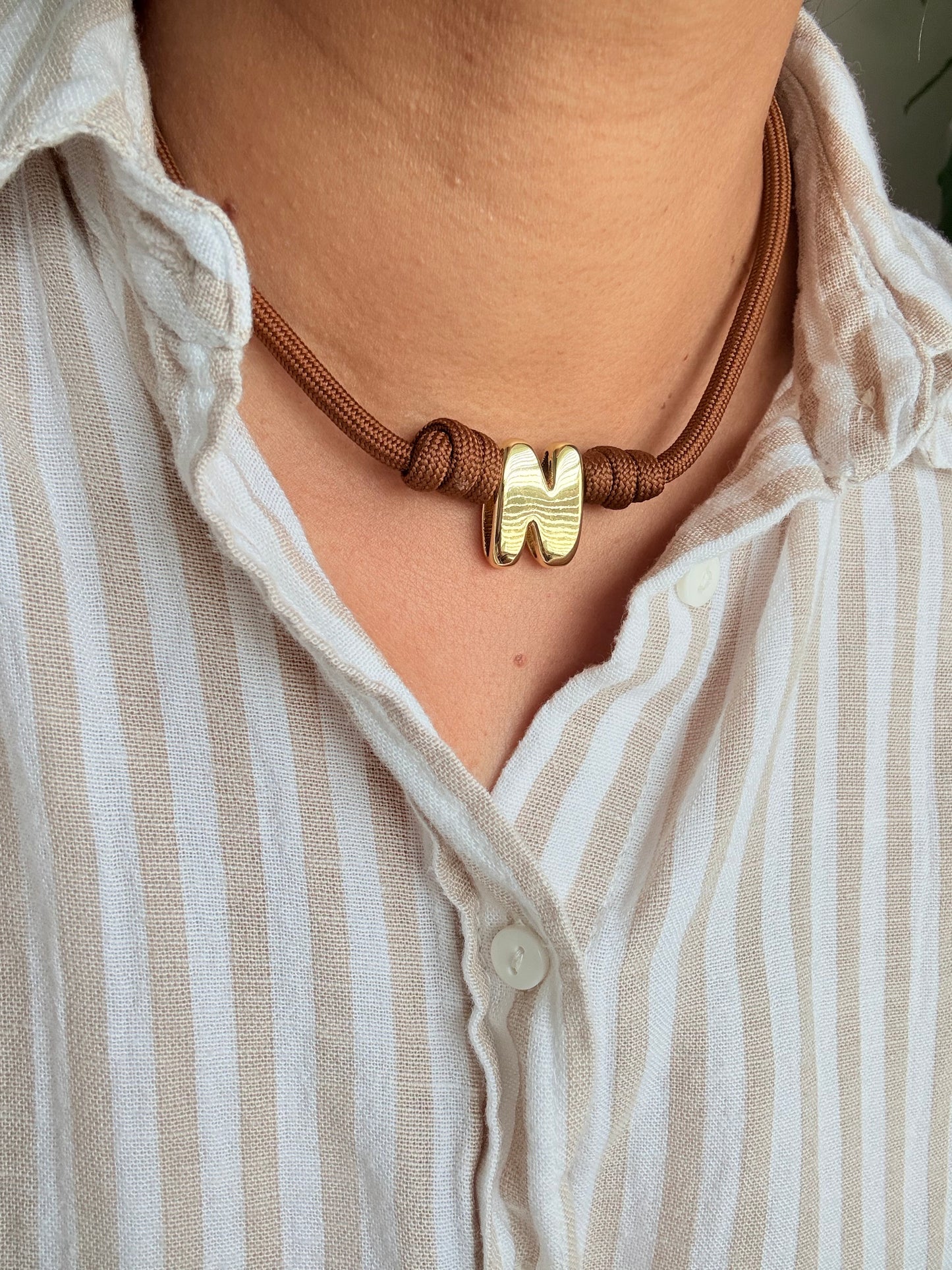 Letras (cada letra ya viene con ese color de cordón que ves en las fotos)