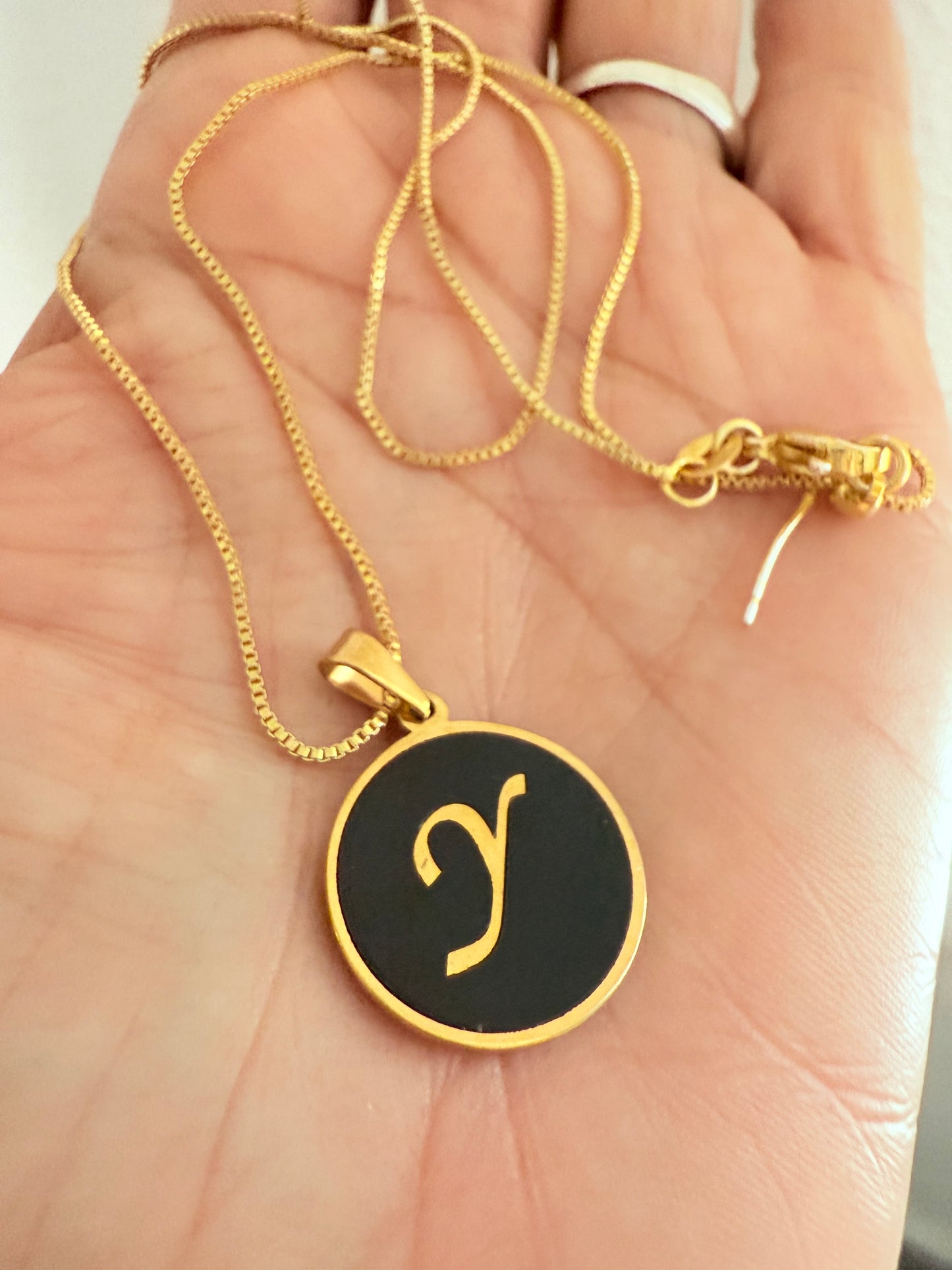 Gargantilla negra o cadena