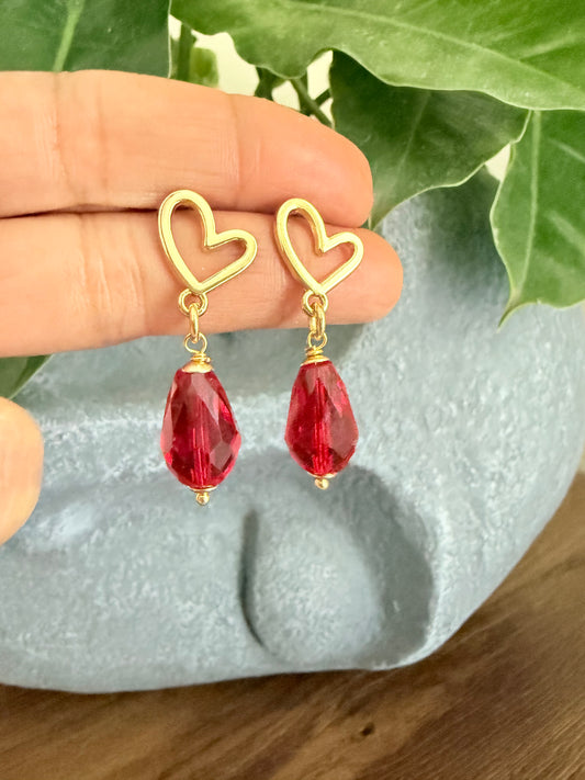 Aretes de cristal rojo